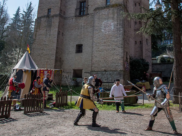 Torrione del Duca cinquecentesca a Castell'Arquato. La sede di Genns Innominabilis